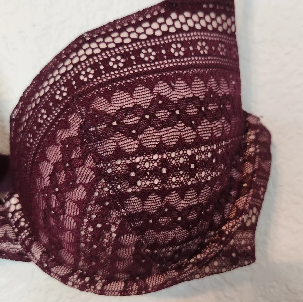 Victoria's Secret‎ Maroon Demi Lace Bra, Size 32DD
